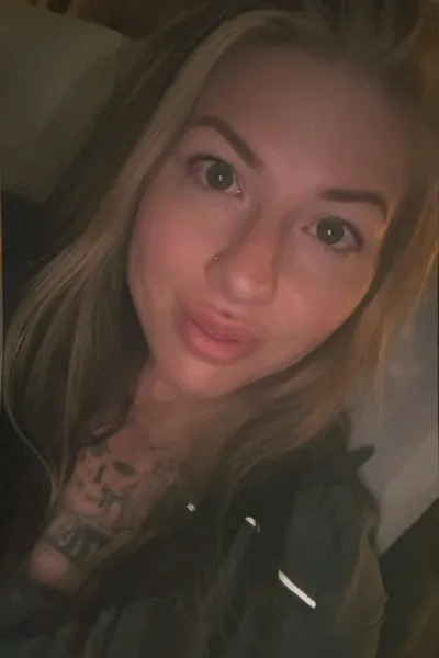 Flipped Chat AI – Lora와 채팅