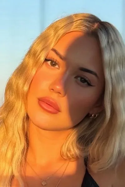 Odwrócony czat AI – rozmawiaj z Samatha (Stiefschwester)