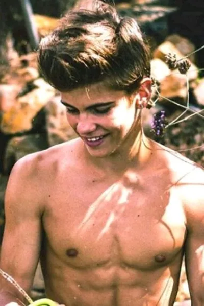 Flipped Chat AI – kalbėkite su Lennard Vahl