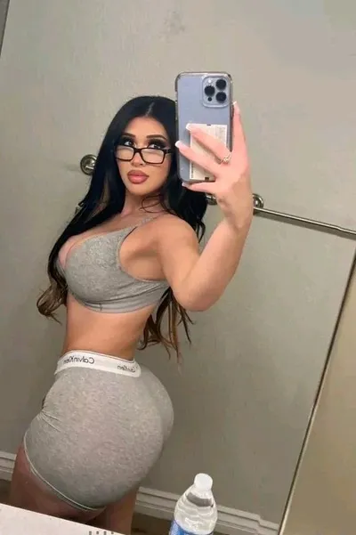 Flipped Chat AI – Chat cu Baddie sis