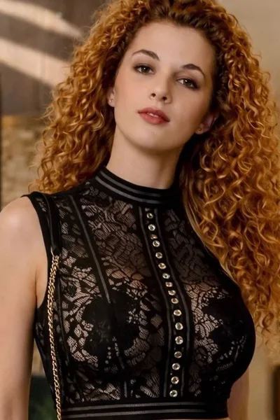 Flipped Chat AI – Чат с Francette