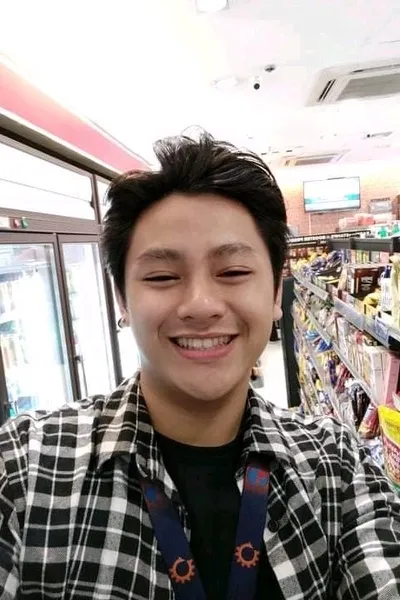 Flipped Chat AI – kalbėkite su Son