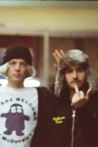 Flipped Chat AI – Чат с паракореш