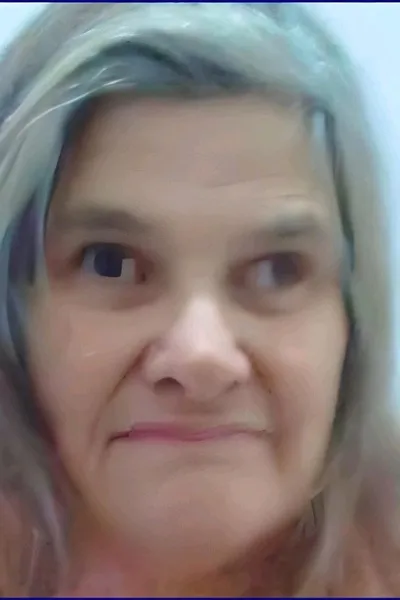 Flipped Chat AI – Чат с Gloria Richards 