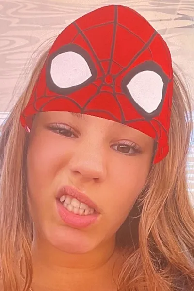 Çevrilmiş Sohbet Yapay Zekası – Evangeline Comerciile sohbet edin