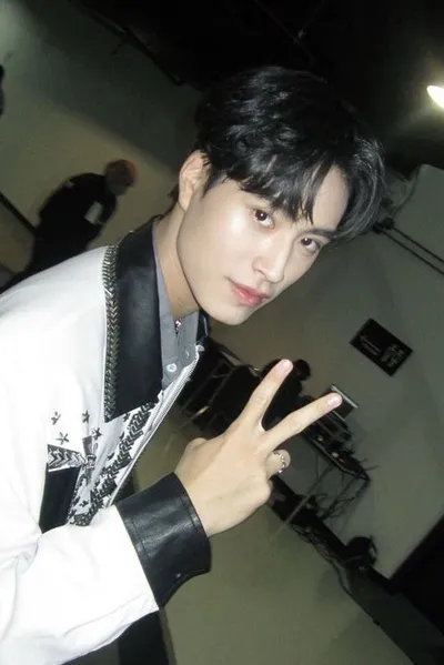 Flipped Chat AI – kalbėkite su Gemini norawit