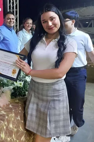 Flipped Chat AI – Chat cu Lynette García razcon 