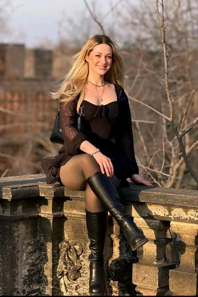 الذكاء الاصطناعي للدردشة المعكوسة – الدردشة مع Tanja vom Hartenschaft 