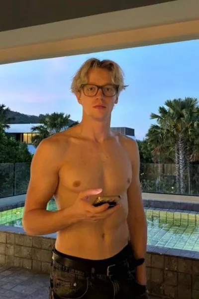 Flipped Chat AI – Чат с Александр Парадеевич 