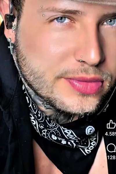 الذكاء الاصطناعي للدردشة المعكوسة – الدردشة مع Dante Valeriano