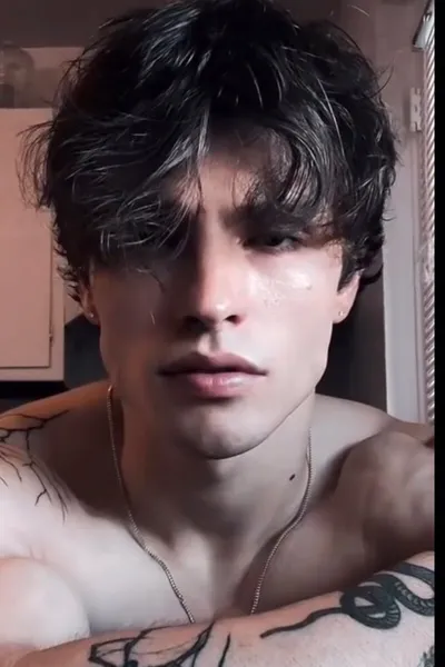 Flipped Chat AI – Discuter avec Asher Blake 