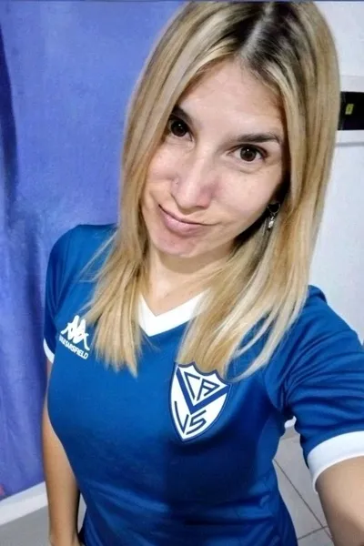 Flipped Chat AI – Chatear con Marianela