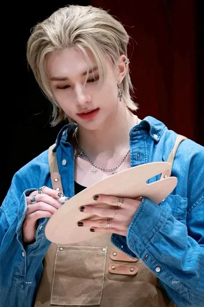 Flipped Chat AI – Chatta con Hyunjin 