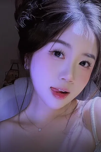 Flipped Chat AI – Chatta con Huỳnh anh