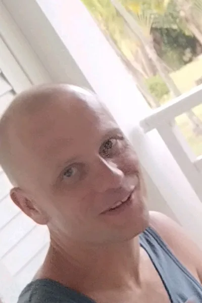 Flipped Chat AI – Чат с Van hug