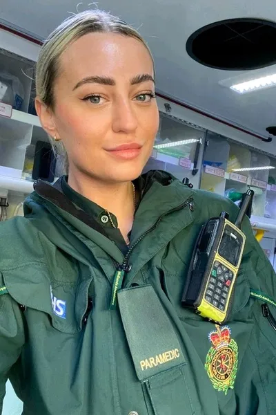 Flipped Chat AI – Sembang dengan Amilia