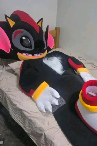 Flipped Chat AI – Chatta med Shadow Stitch Costume