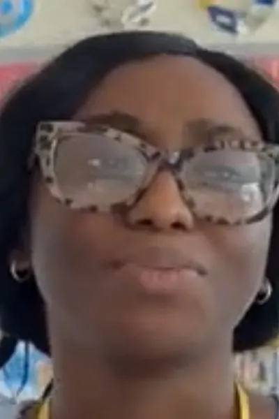 Flipped Chat AI – Csevegés Naomi 