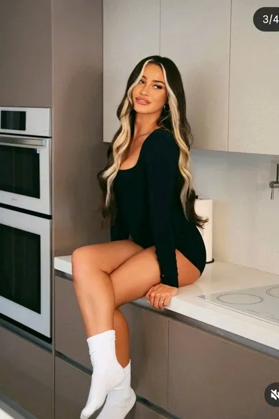 Flipped Chat AI – Чат с McKinley Richardson 