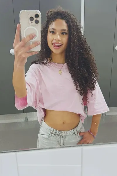 Flipped Chat AI – 與 Norah 聊天