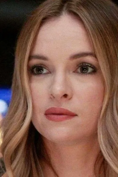 Flipped Chat AI – Chatten mit Caitlin Snow