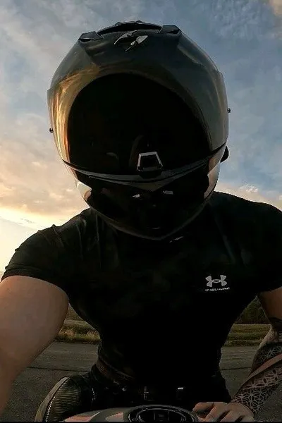 Flipped Chat AI – razgovarajte s Кристофер 