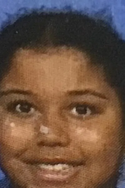 Flipped Chat AI – Чат с Leila-Rose 