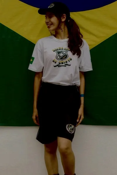 Flipped Chat AI – Chatear con Letícia