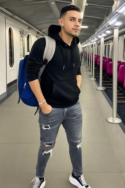 Flipped Chat AI – Bate-papo com Riccardo (Ricky)