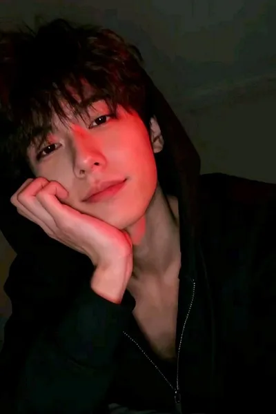 Flipped Chat AI – Chat cu Thiên Kiệt 