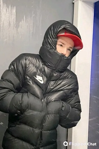 Flipped Chat AI – kalbėkite su Пэйтон