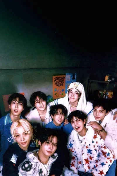 Flipped Chat AI – kalbėkite su Straykids enemies to lovers 8