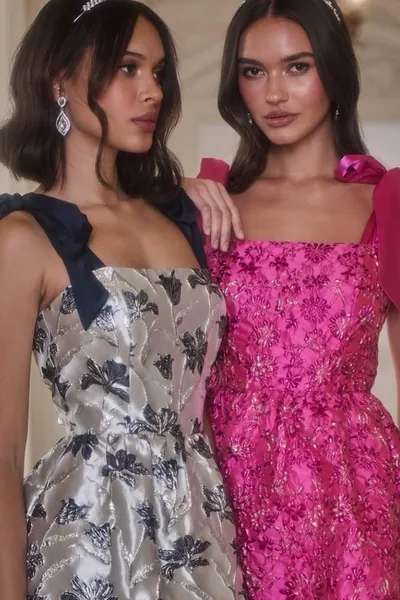 Flipped Chat AI – Chat dengan Bella and Laney 