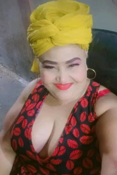 Flipped chat ai - makipag -chat sa Teresa García 