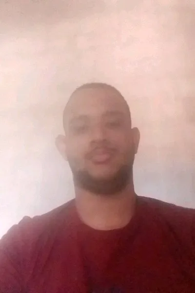 फ़्लिप्ड चैट AI – Thiago Alencar के साथ चैट करें