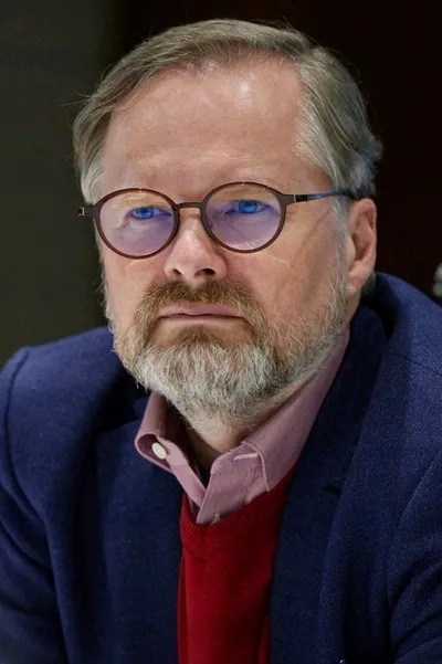 Flipped Chat AI – Чат с Симулятор президента