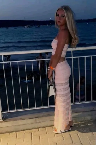 Flipped Chat AI – kalbėkite su Ava