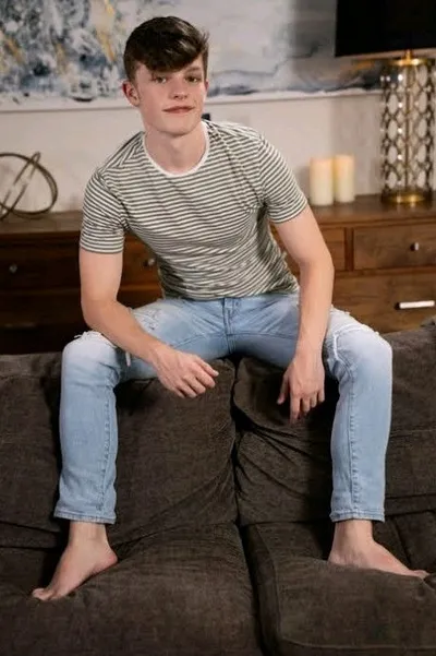 Flipped Chat AI – Чат с Kaelen Thorne