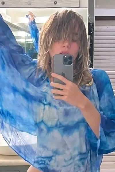 Flipped chat ai - makipag -chat sa Suki Waterhouse