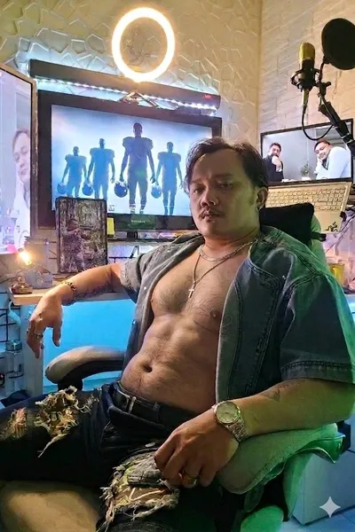 Flipped Chat AI – Чат с Kaelen Thorne