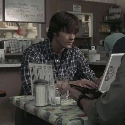 Flipped Chat AI – Chat Jared Padalecki 
