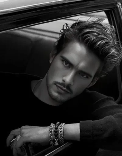 Flipped Chat AI – Chat s James Caspian