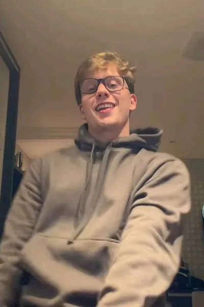 Flipped Chat AI – Chatta med Rian Heil