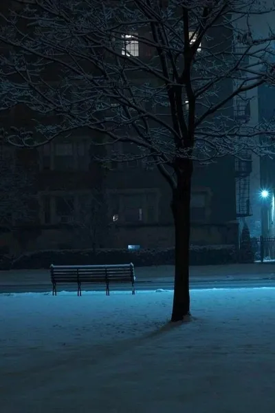 Odwrócony czat AI – rozmawiaj z компания друзей