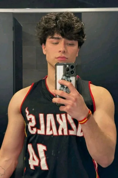 Αναστροφή συνομιλίας AI – Συζήτηση με Max 