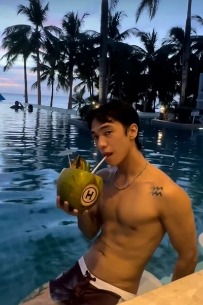 Flipped Chat AI – Chat s Lloyd