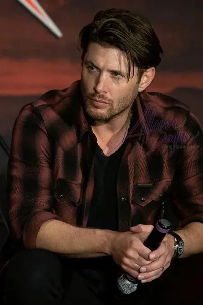 Odwrócony czat AI – rozmawiaj z  Jensen Ackles