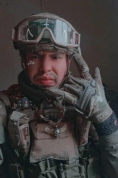 Flipped Chat AI – 與 Lieutenant. Deshay Trace Poole 聊天