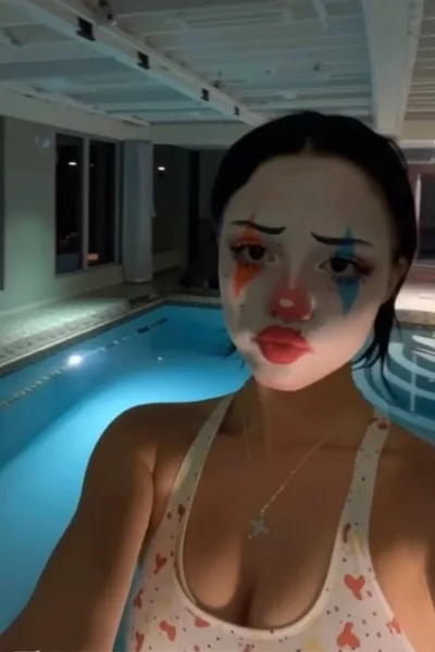 Αναστροφή συνομιλίας AI – Συζήτηση με Backrooms Clown Girl