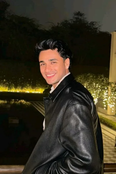 Flipped Chat AI – Чат с Abhishek 